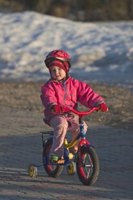 104_0404.jpg
tyttö polkupyörä apuratas kevät kypärä lapsi
Avainsanat: tyttö polkupyörä apuratas kevät kypärä lapsi