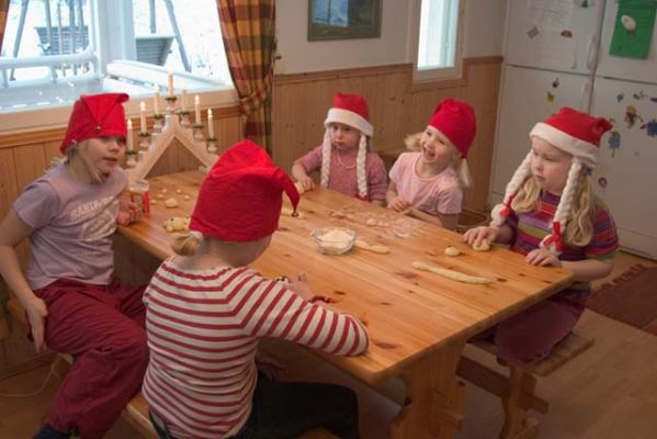 20031213_003.jpg
lapsi tyttö joulu tonttu piparkakku leivonta leipoa keittiö pöytä koti
Avainsanat: lapsi tyttö joulu tonttu piparkakku leivonta leipoa keittiö pöytä koti