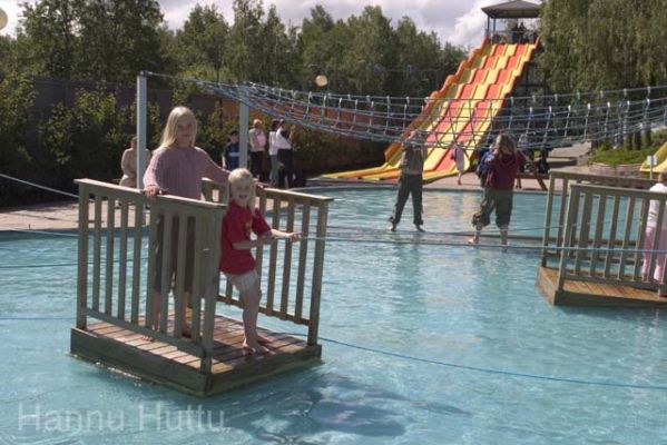 20040715_029.jpg
huvipuisto kesä loma vesi allas leikki vaasa
Avainsanat: huvipuisto kesä loma vesi allas leikki vaasa
