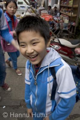 2006_03_14 103.jpg
poika lapsi iloinen ilo nauru kiina hainan haikou
Avainsanat: poika lapsi iloinen ilo nauru kiina hainan haikou