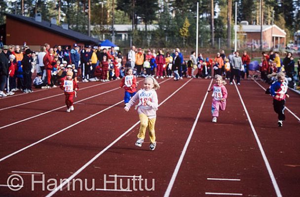 dia0943.jpg
lapsi juoksee urheilukenttä liikunta juoksukilpailu vauhti urheilee urheilu
Avainsanat: lapsi juoksee urheilukenttä liikunta juoksukilpailu vauhti urheilee urheilu