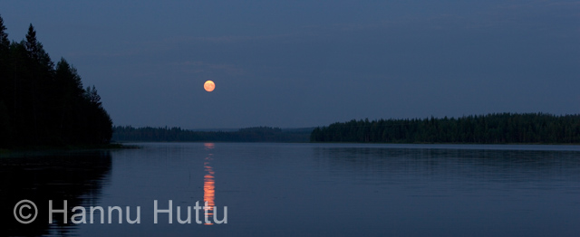 2006_08_11 370a.jpg
kuu täysikuu ilta järvi järvimaisema kuutamo panoraama sininen
Avainsanat: kuu täysikuu ilta järvi järvimaisema kuutamo panoraama sininen
