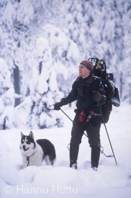 dia0078.jpg
itäsiperianlaika näädänmetsästys metsästäjä metsästys turkisriista pienpeto metsästyskoira koira talvi lumi
Avainsanat: itäsiperianlaika näädänmetsästys metsästäjä metsästys turkisriista pienpeto metsästyskoira koira talvi lumi
